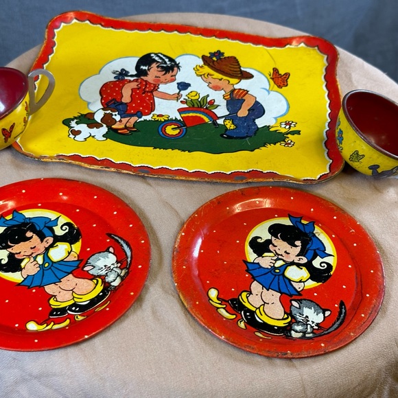 Extinct Cartoon & Mickey! Kids Play Memorabilia (Somewhat Rusty Tin Dishes!) - Picture 9 of 14